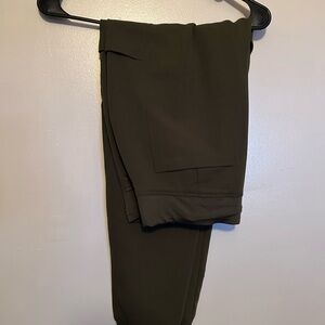 Mandala Scrub Pants in Olive